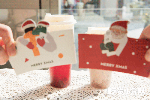 喜茶卖圣诞树了，上海首家PINK店也来了