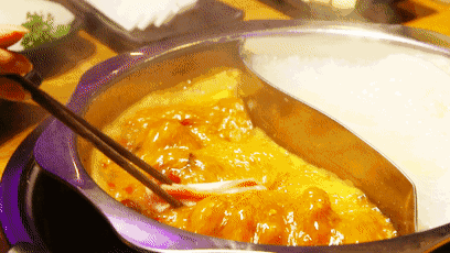 倒春寒的时节，这一味鲜辣的红汤，才是我向往的堂食“第一餐”