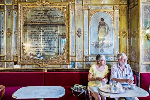 心痛！开了300年的艺术咖啡馆，曾火爆欧洲，却被疫情整倒闭了...