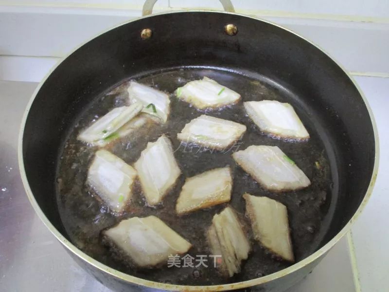 带鱼这样做，味儿不腥、肉不碎，而且做法超简单！(3)