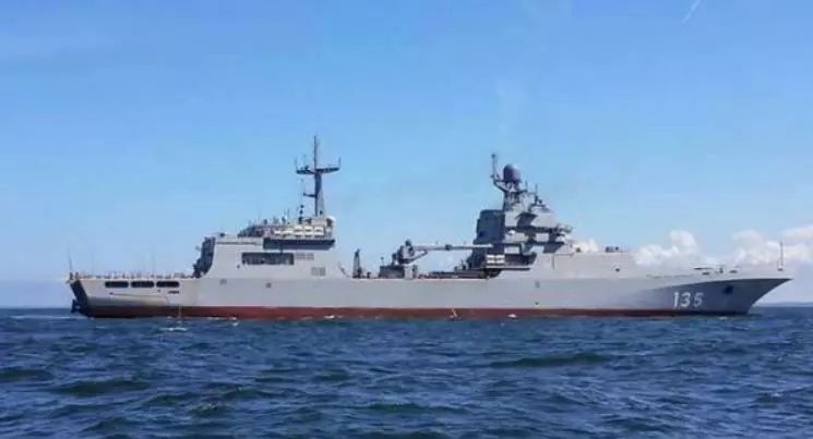 俄罗斯花20年终于建成一艘军舰 美媒看不下去了：中国一年就能搞定