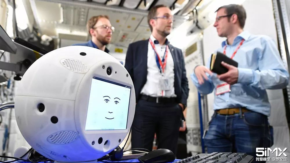太空人工智能AI机器人进入国际空间站 AI太空时代即将到来