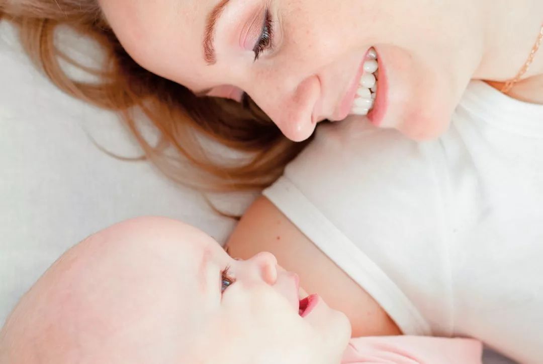母乳是为宝宝量身定制的最佳食物，最全的母乳知识一次性打包给您！