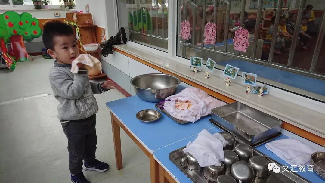 为更好呵护“最柔软人群”，上海正多方探讨制定三岁以下婴幼儿照护服务科学标准(2)