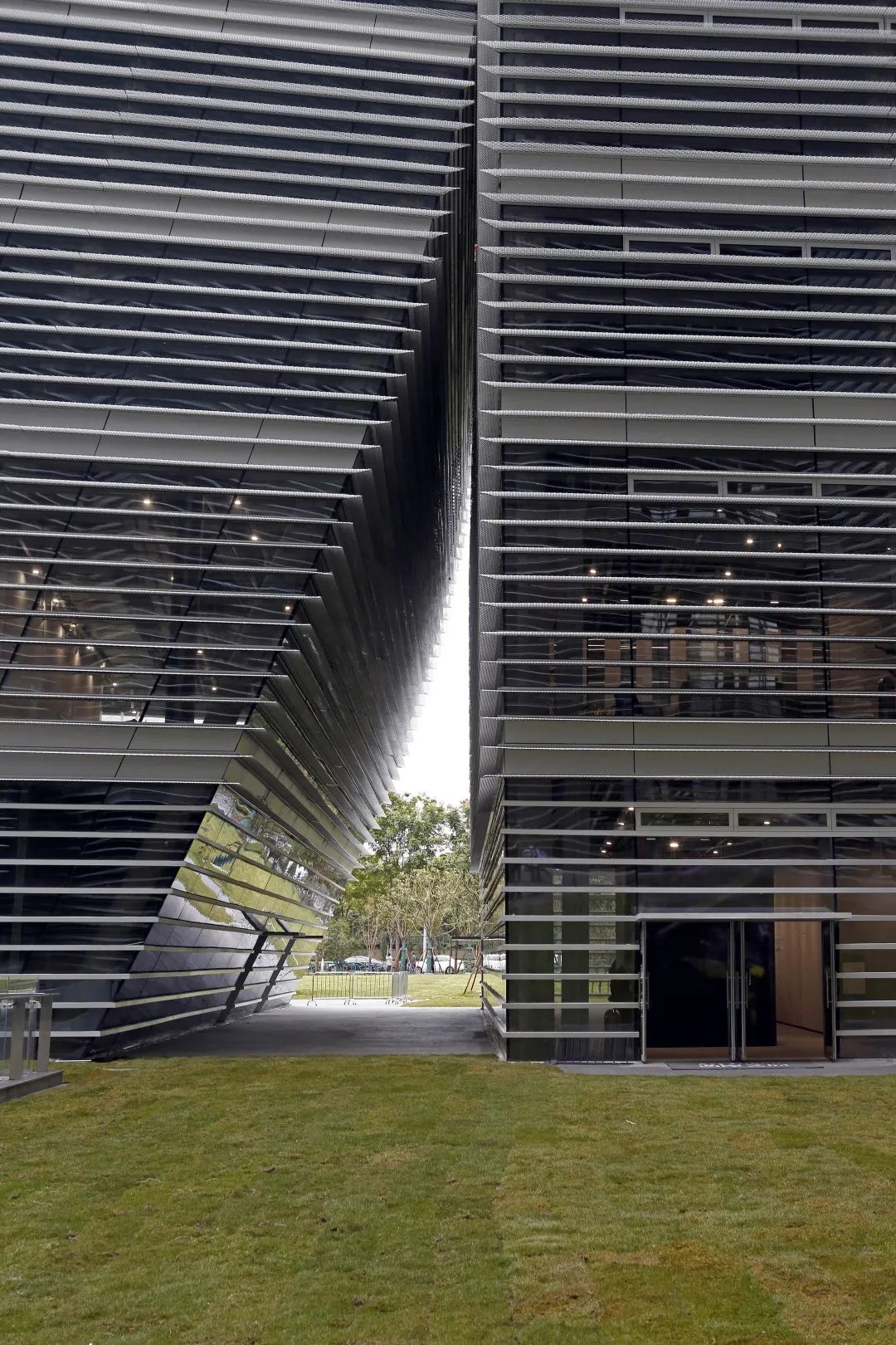 妹岛和世在中国的首个建筑项目，西岸艺岛Art Tower迎接全球艺术品交易迈入“上海时间”