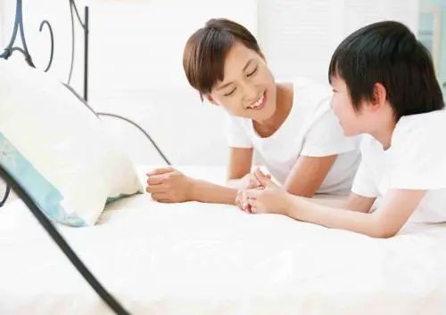 金色童年|你越骂，孩子越不改！批评孩子前，先问问他这8个问题。