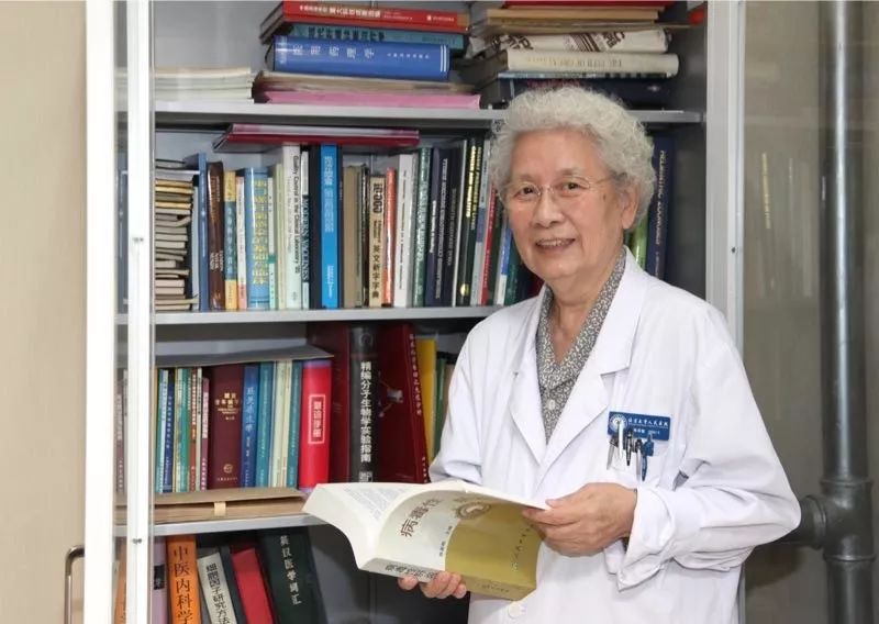 她以身试验，研发出中国第一支乙肝疫苗，可万万没想到，43年后会是这样……
