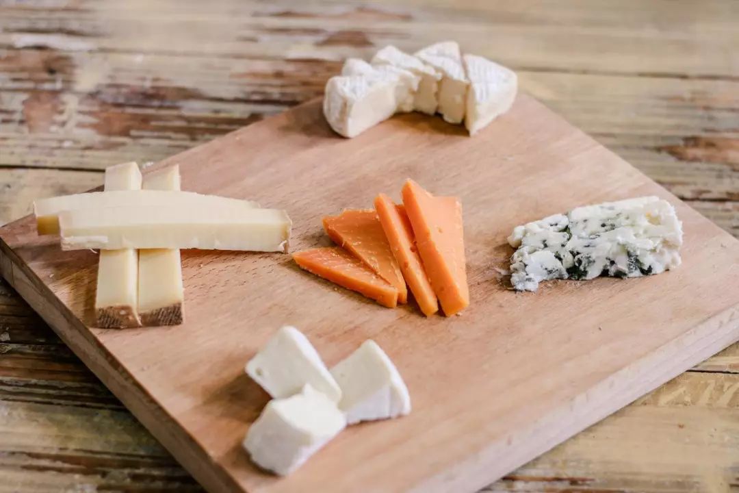 奶酪小白手册：世界奶酪冠军，教你如何吃奶酪 | 附网购清单