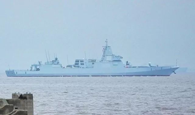 中国40天就交付一艘新舰，美退役中将：现在的美军形同一只纸老虎