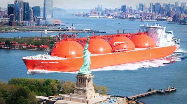 中国船厂颗粒无收，韩国抢了全球所有LNG船订单，报应很快就来了