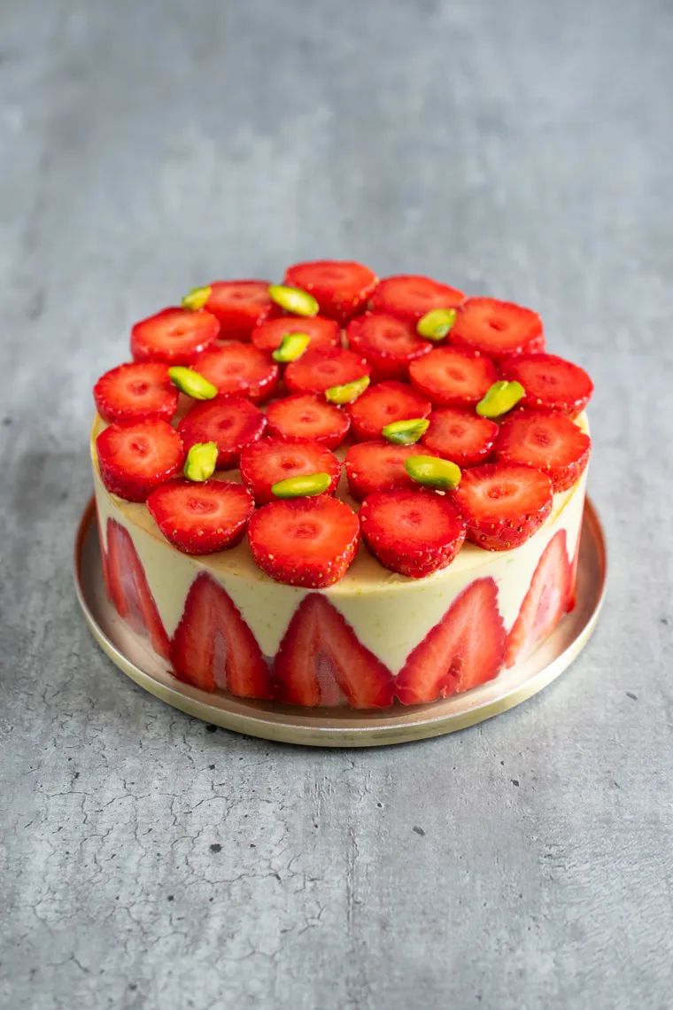 开心果+橙花水，升级版“法式草莓蛋糕”刷屏级夏日高配！