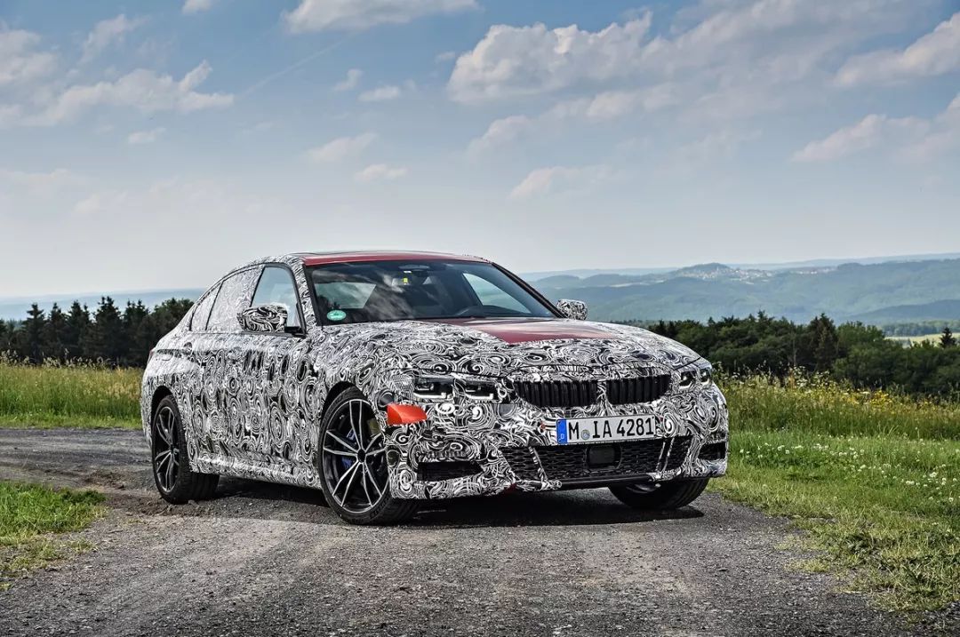 外媒试驾2019 BMW 330i原型车：重回本源