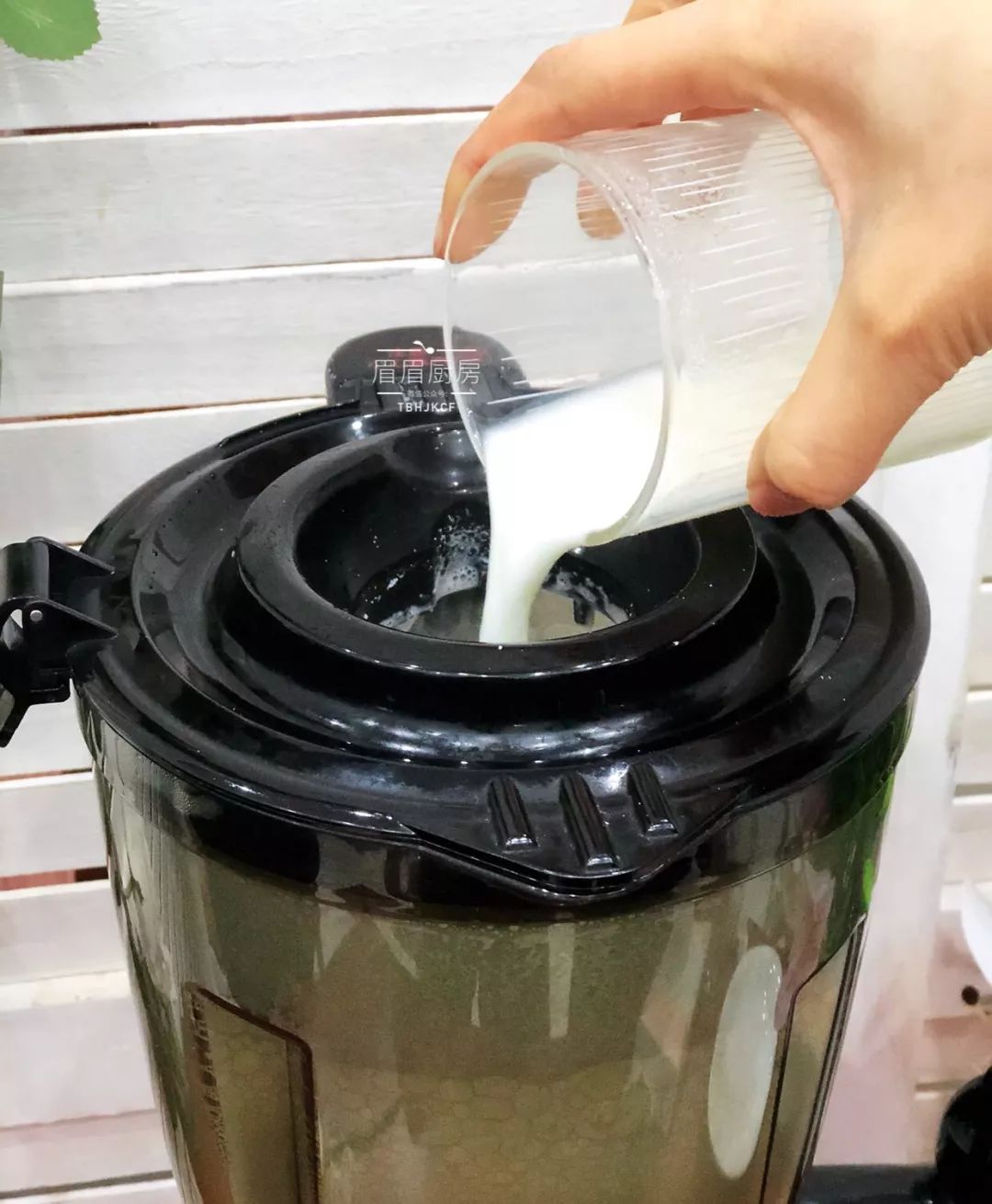 凤梨养生机冬季热饮——花生奶
