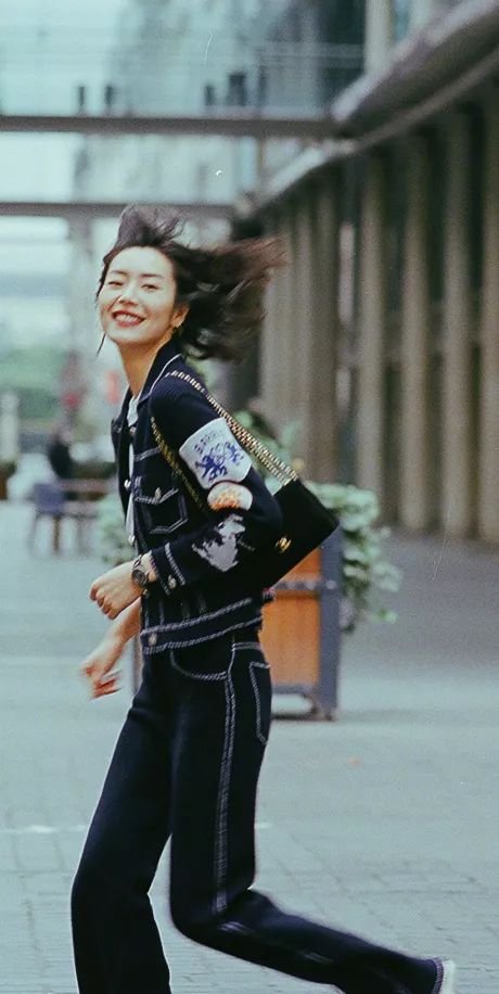 刘雯|时装周超模我只爱她……和她的包，2019上半年20只最美包包盘点