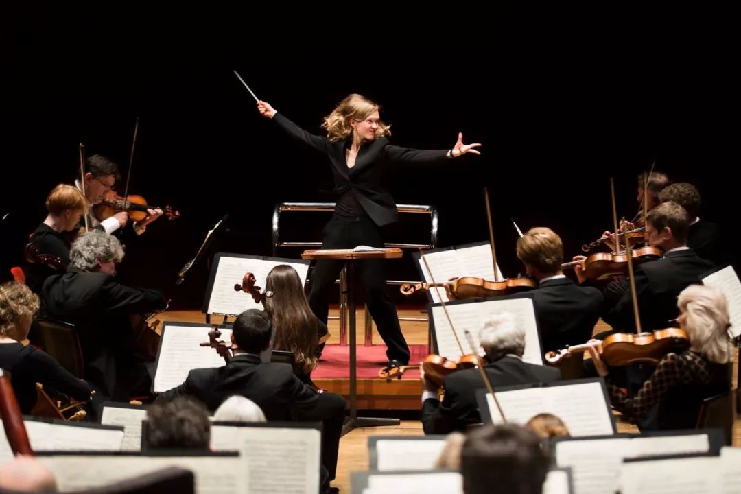 管弦乐团为什么需要一名指挥家？
