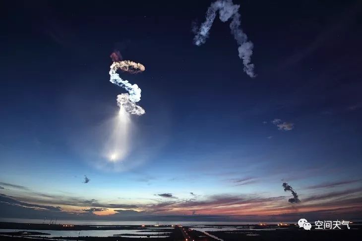 【原来如此】火箭夜光云，天空中不一样的花火！