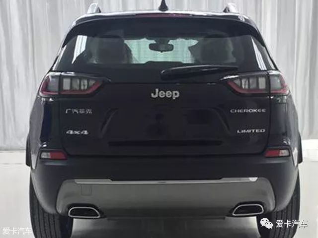Jeep新款自由光曝光，眼睛终于变大了！看着舒服多了…