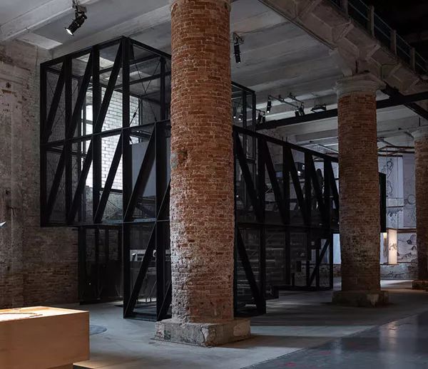 “全中国最孤独的图书馆”来威尼斯了，专访建筑师董功