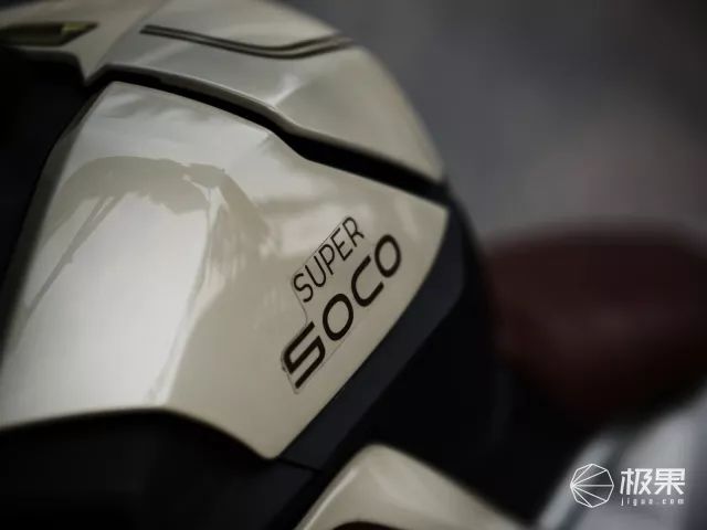 100张大片告诉你，SOCO TC为什么是电动摩托车之王？(5)