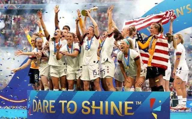 美国女足夺得世界杯冠军后，她们却还有另一场战斗要打…