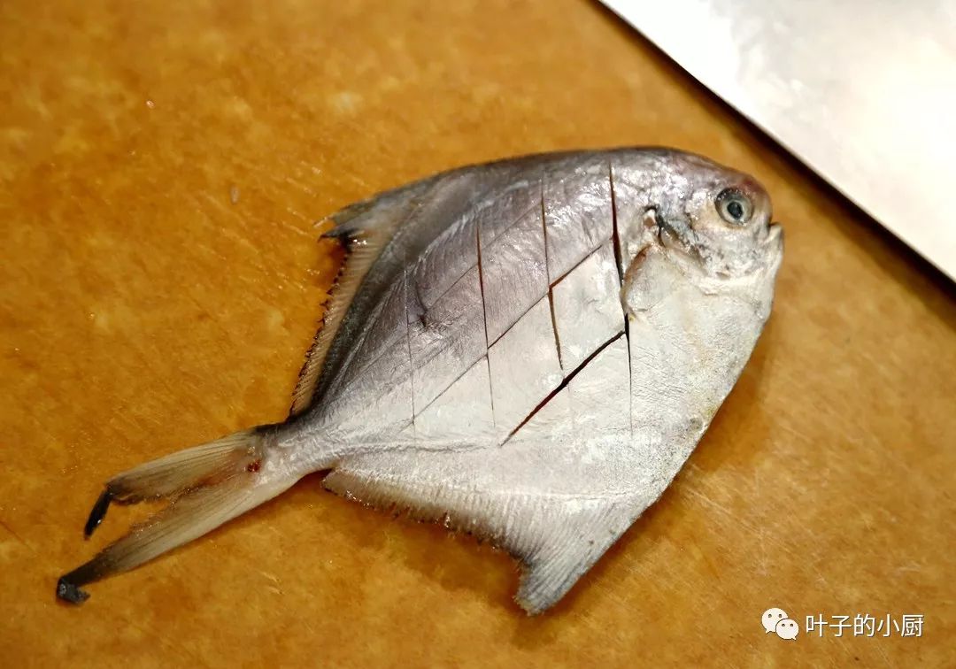 这种鱼最适合烤着吃，日常50元一斤，再贵也要买给孩子吃！(4)