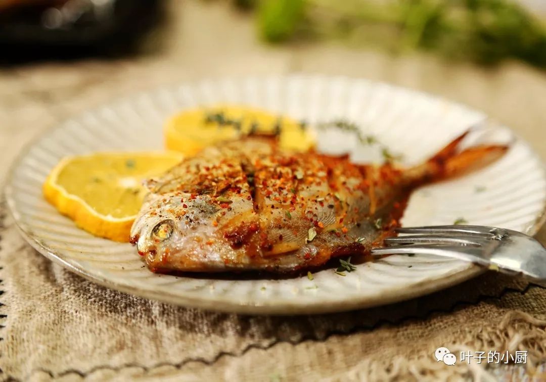 这种鱼最适合烤着吃，日常50元一斤，再贵也要买给孩子吃！(2)