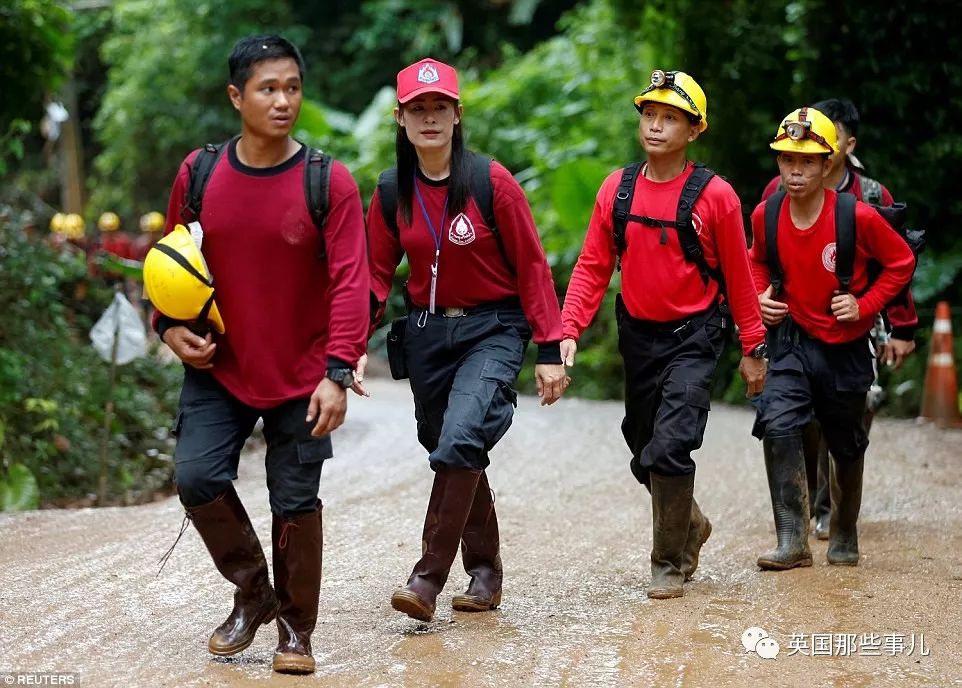 泰国洞穴救出6个孩子！大雨将至，救援队紧急行动成功了！！(2)