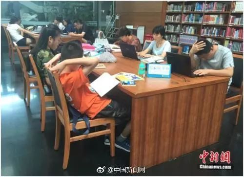 图书馆禁止14岁以下儿童入馆，请别再说“ta只是个孩子”