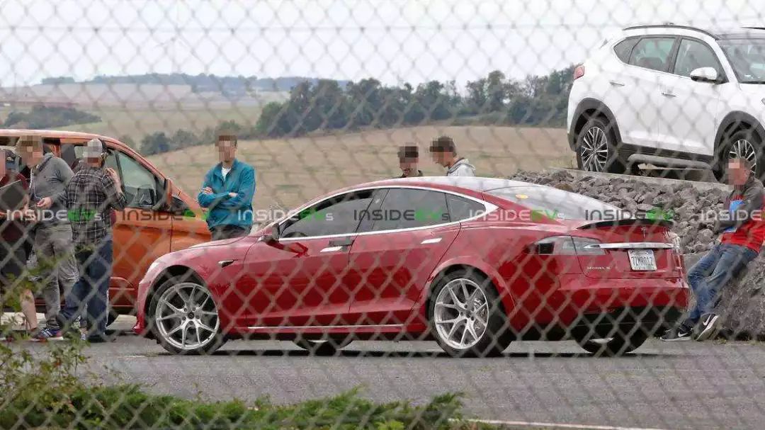 挑战世界纪录！马斯克爆改地表最快Model S，保时捷Taycan瑟瑟发抖