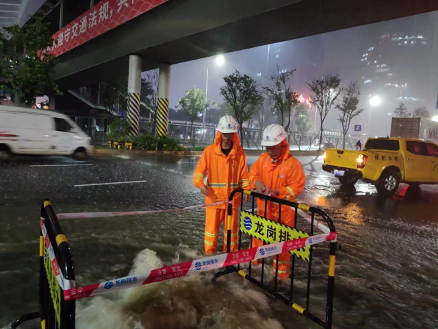 广东暴雨红色预警已增至60个，多地宣布停课→