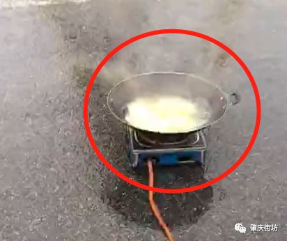 史上最奇葩：一男子竟然拿出煤气罐和铁锅在路中间煮面！视频曝光！