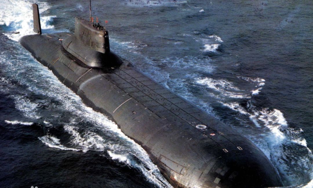 她就是灭世之神 世界上最大的弹道导弹核潜艇！
