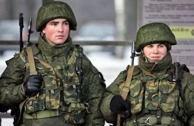 俄军新一代野战军服每套价值10万人民币：全军配发耗资1000亿！(2)
