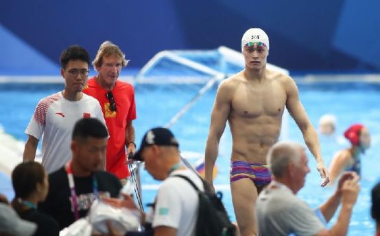 游泳世锦赛堪称走秀场：运动员八块腹肌是如何练成的?