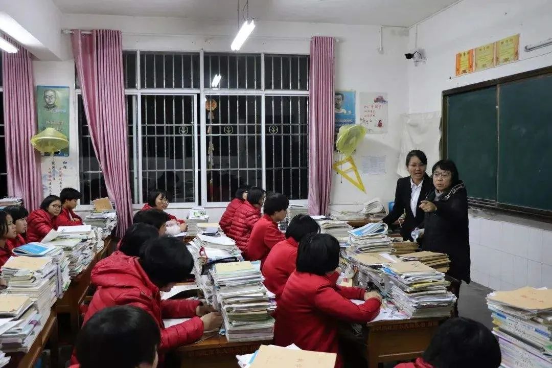 她让1600多名云南贫困女孩走出大山，建立全国第一所全免费女子高中