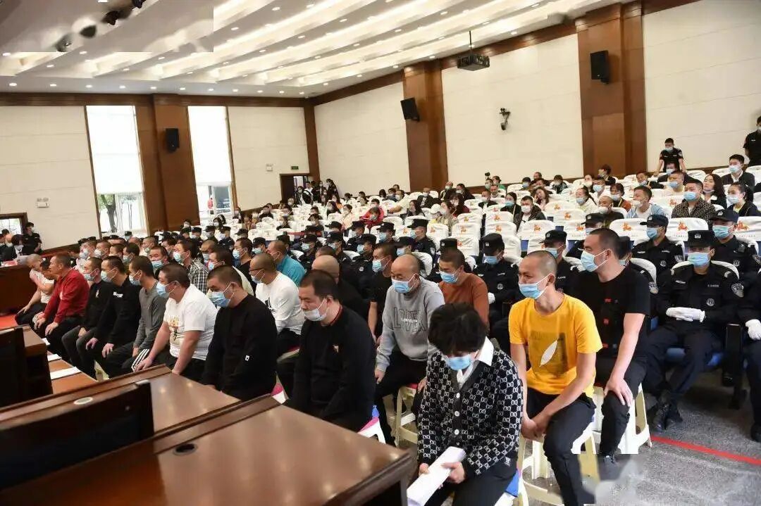 云南一“黑老大”代韧获刑25年，其他36名涉黑成员19年不等...